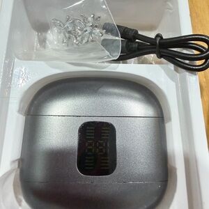 (2 pairs in 1 case) Wireless Earbuds with Charging Case